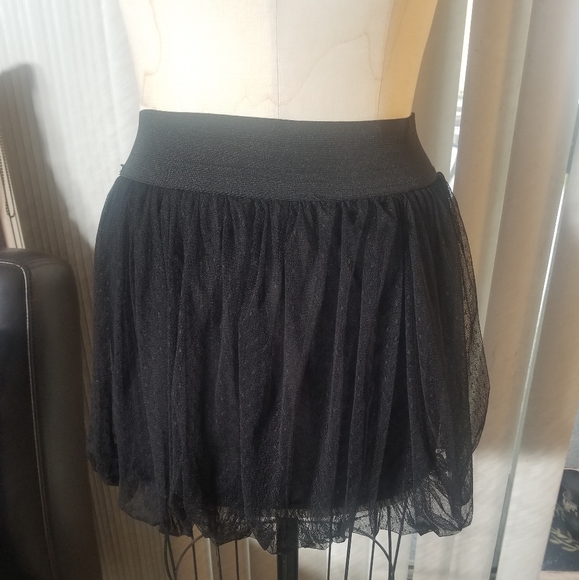 Black dotted mesh Bubble Bottom Mini Skirt - Picture 5 of 7